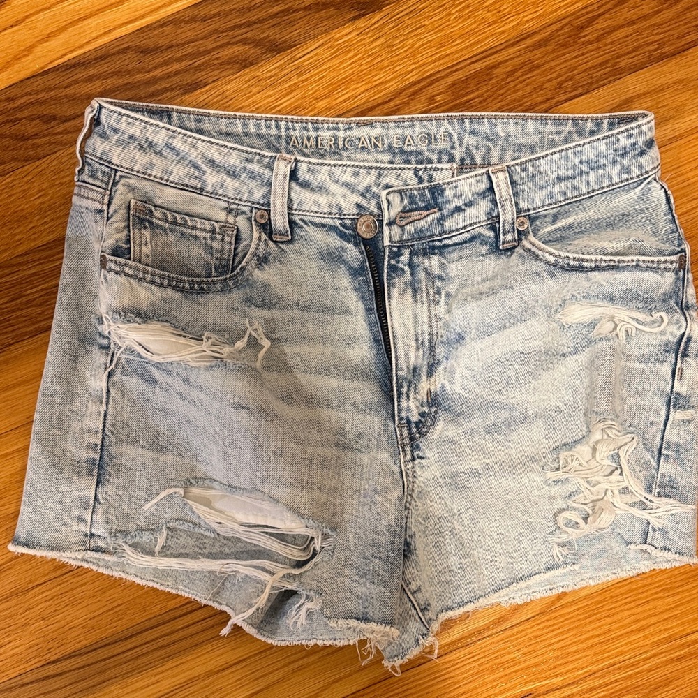 American Eagle Strigid Jean shorts size 10